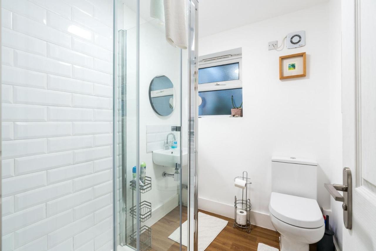 New Stylish 1 Bedroom Flat With Garden Londra Esterno foto